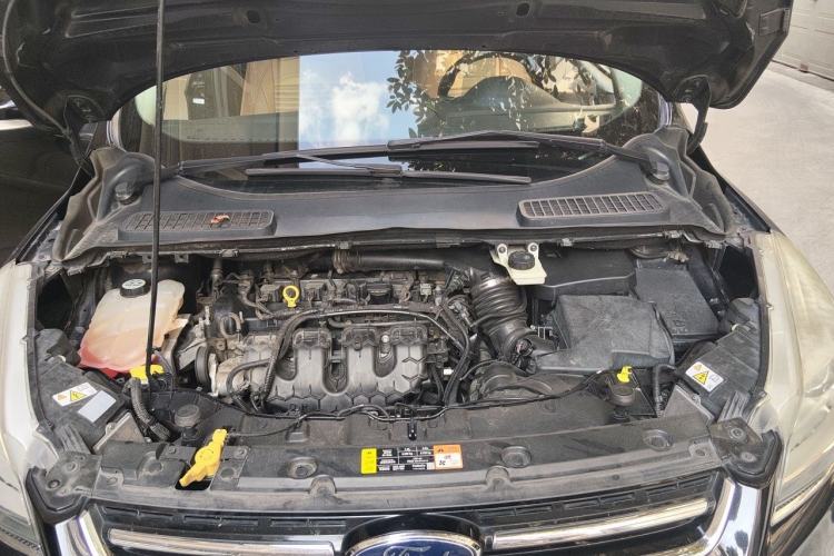 Used Ford Kuga 2013 2.0L GTDi Four-Wheel Drive Premium Model Engine Bay