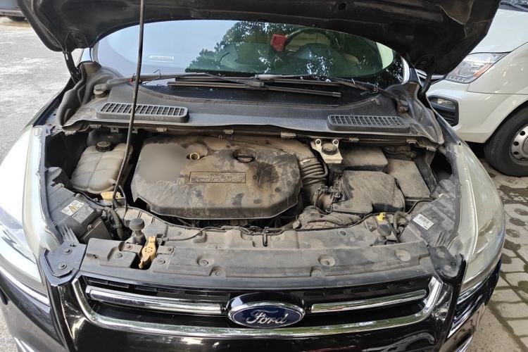 Used Ford Kuga 2013 2.0L GTDi Four-Wheel Drive Premium Model Engine Bay
