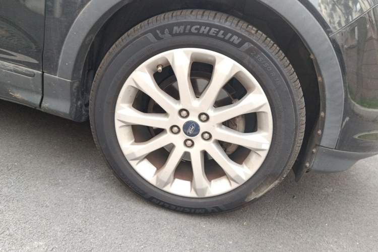 Used Ford Kuga 2013 1.6L GTDi Two-Wheel-Drive Trend Model Exterior 1