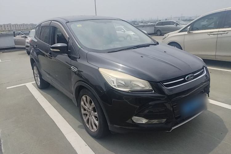 Used Ford Kuga 2013 1.6L GTDi Two-Wheel-Drive Comfort Model Front Right 45 Deg