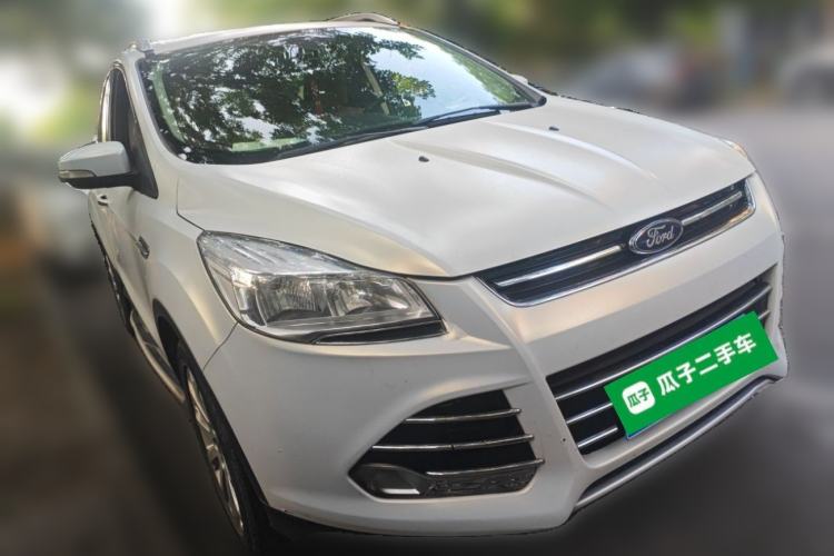 Used Ford Kuga 2013 1.6L GTDi 4x4 Elite Model Front Right 45 Deg