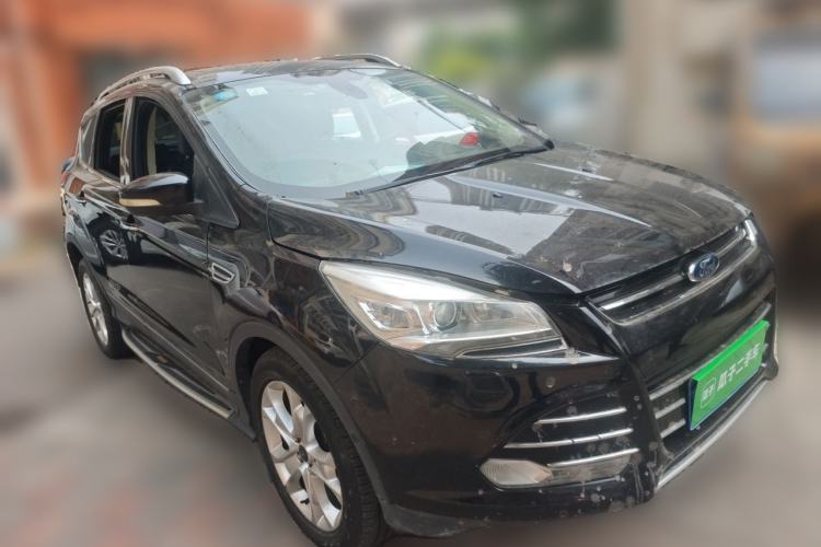 Used Ford Kuga 2013 2.0L GTDi Four-Wheel-Drive Sport Model Front Right 45 Deg
