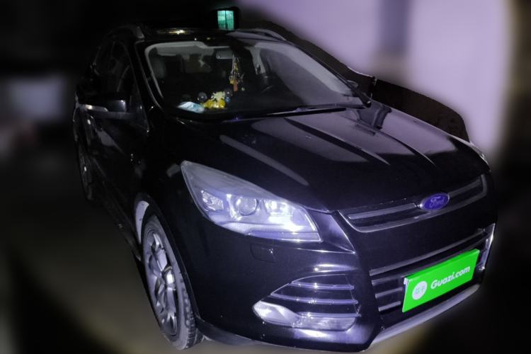 Used Ford Kuga 2013 2.0L GTDi Four-Wheel-Drive Sport Model Front Right 45 Deg