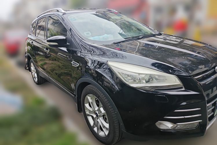 Used Ford Kuga 2013 2.0L GTDi Four-Wheel-Drive Sport Model Front Right 45 Deg