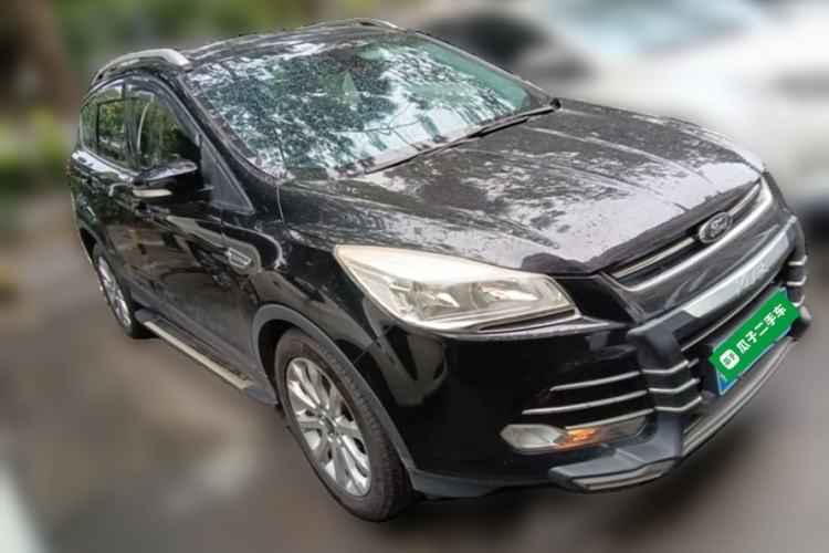 Used Ford Kuga 2013 1.6L GTDi Two-Wheel-Drive Trend Model Front Right 45 Deg