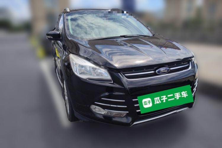 Used Ford Kuga 2013 1.6L GTDi Two-Wheel-Drive Trend Model Front Right 45 Deg