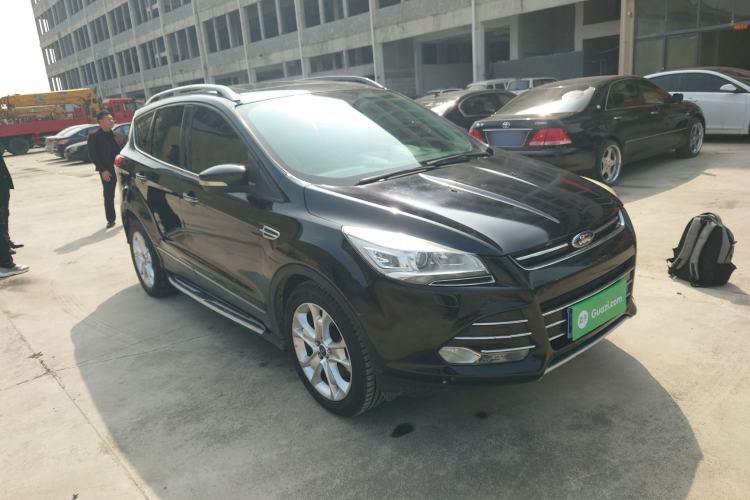 Used Ford Kuga 2013 2.0L GTDi Four-Wheel-Drive Sport Model Front Right 45 Deg