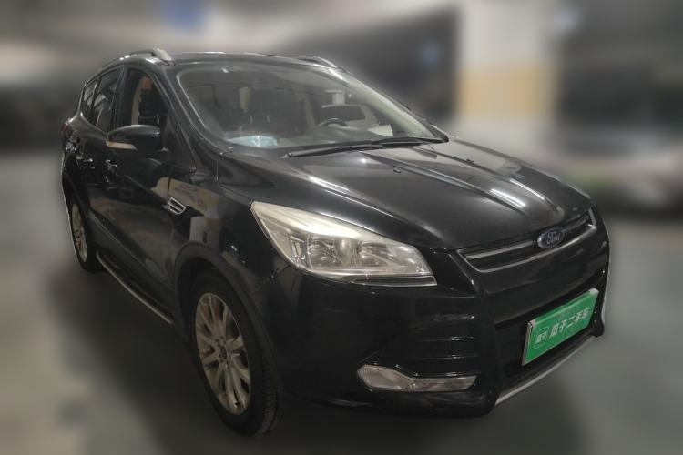 Used Ford Kuga 2013 1.6L GTDi Two-Wheel-Drive Comfort Model Front Right 45 Deg