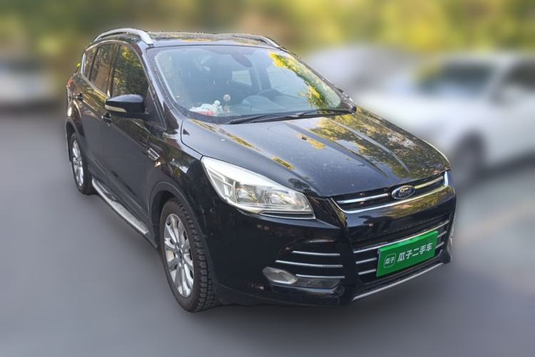 Used Ford Kuga 2013 1.6L GTDi Two-Wheel-Drive Trend Model Front Right 45 Deg