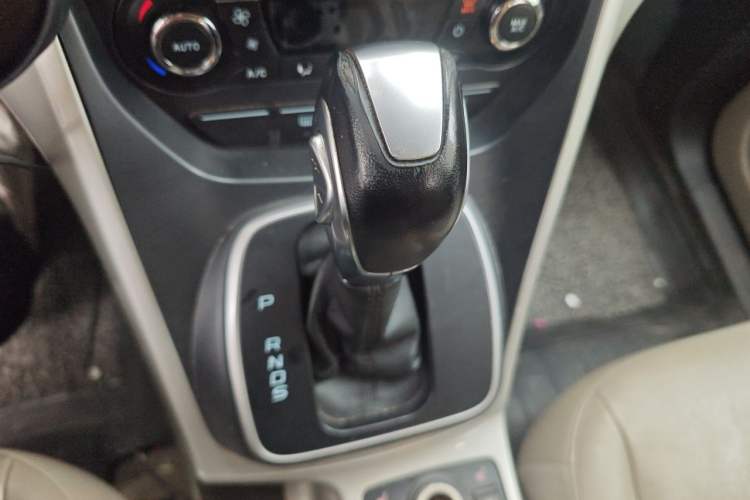 Used Ford Kuga 2013 1.6L GTDi 4x4 Elite Model Gear Lever