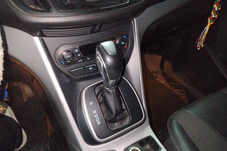 Used Ford Kuga 2013 1.6L GTDi Two-Wheel-Drive Trend Model Gear Lever