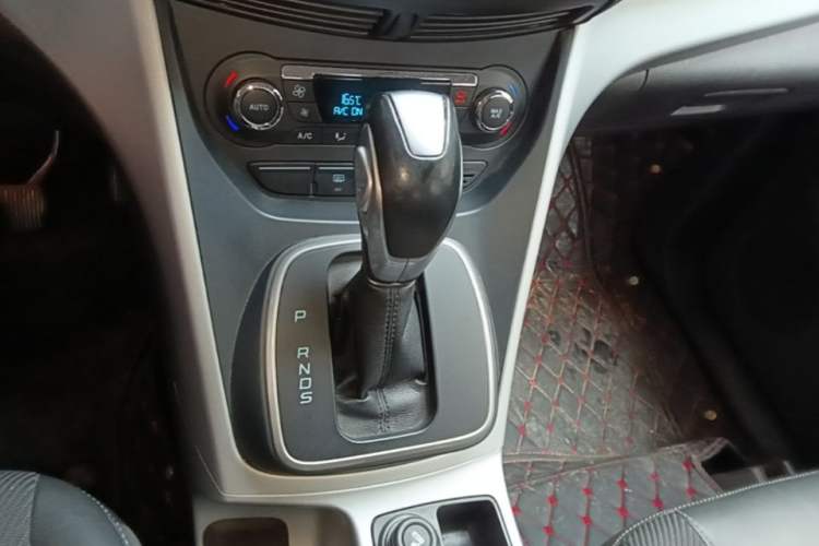 Used Ford Kuga 2013 1.6L GTDi Two-Wheel-Drive Trend Model Gear Lever