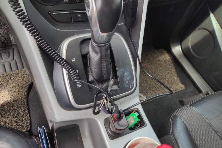 Used Ford Kuga 2013 1.6L GTDi Two-Wheel-Drive Trend Model Gear Lever