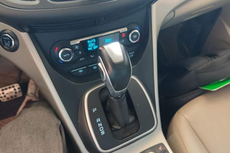 Used Ford Kuga 2013 2.0L GTDi Four-Wheel Drive Premium Model Gear Lever