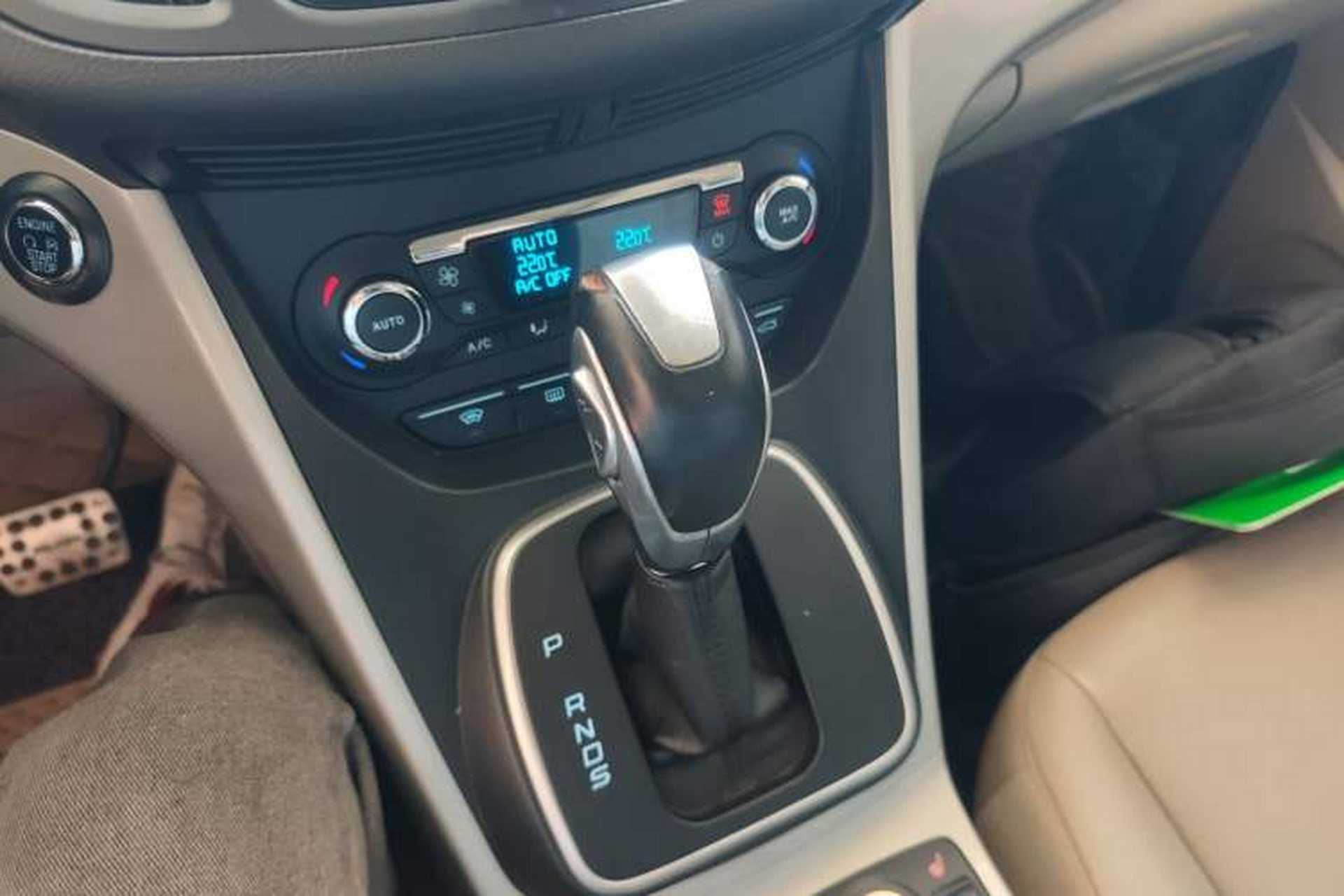 Used Ford Kuga 2013 2.0L GTDi Four-Wheel Drive Premium Model Gear Lever