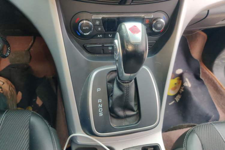 Used Ford Kuga 2013 1.6L GTDi Two-Wheel-Drive Trend Model Gear Lever