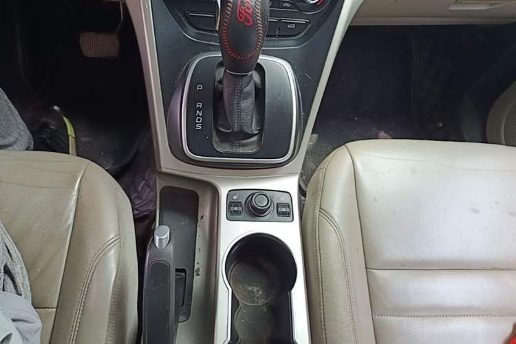Used Ford Kuga 2013 2.0L GTDi Four-Wheel-Drive Elite Model Gear Lever