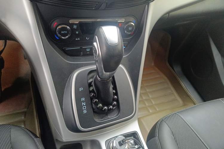 Used Ford Kuga 2013 1.6L GTDi Two-Wheel-Drive Trend Model Gear Lever