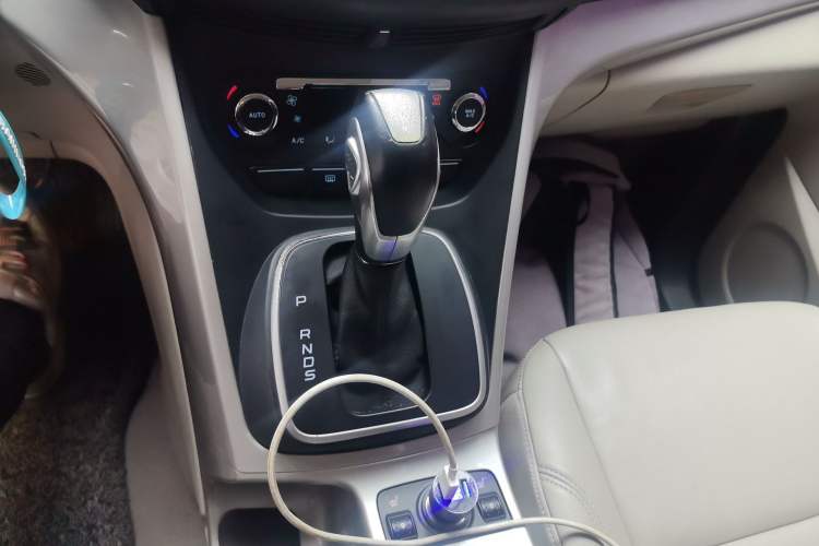 Used Ford Kuga 2013 1.6L GTDi 4x4 Elite Model Gear Lever