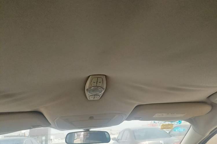 Used Ford Kuga 2013 1.6L GTDi Two-Wheel-Drive Comfort Model Headliner
