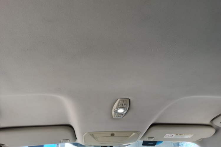 Used Ford Kuga 2013 1.6L GTDi Two-Wheel-Drive Comfort Model Headliner