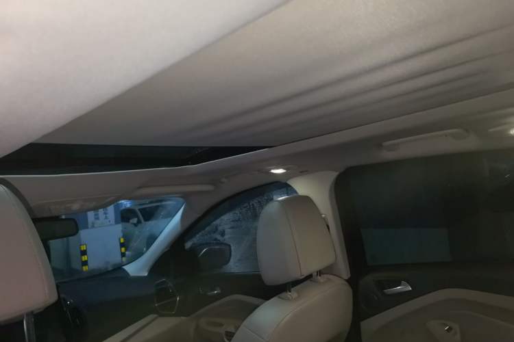 Used Ford Kuga 2013 2.0L GTDi Four-Wheel Drive Premium Model Headliner