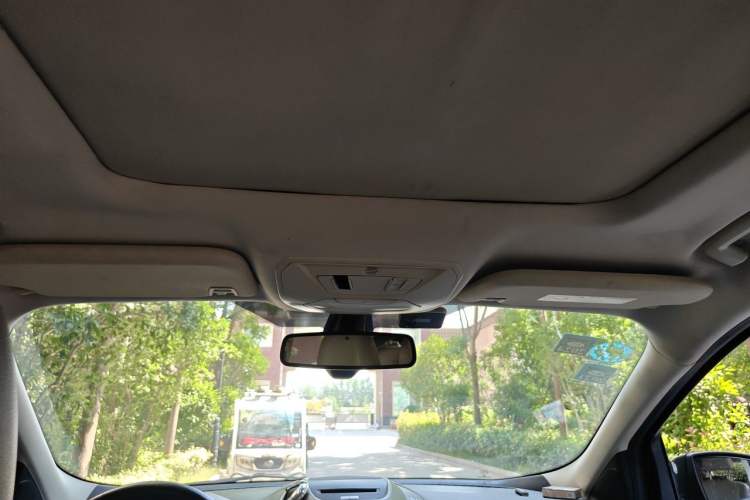 Used Ford Kuga 2013 2.0L GTDi Four-Wheel-Drive Elite Model Headliner