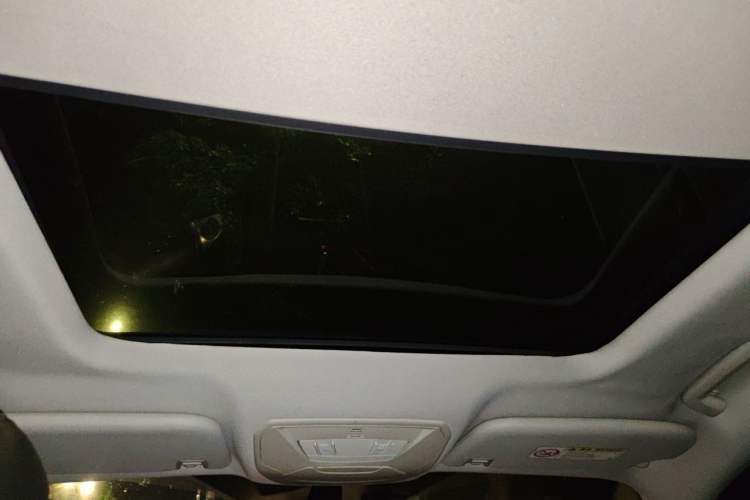 Used Ford Kuga 2013 1.6L GTDi Two-Wheel-Drive Trend Model Headliner