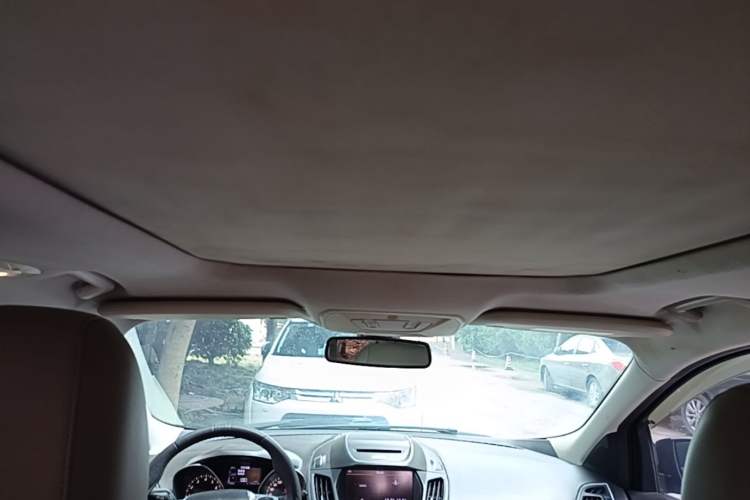 Used Ford Kuga 2013 2.0L GTDi Four-Wheel-Drive Elite Model Headliner