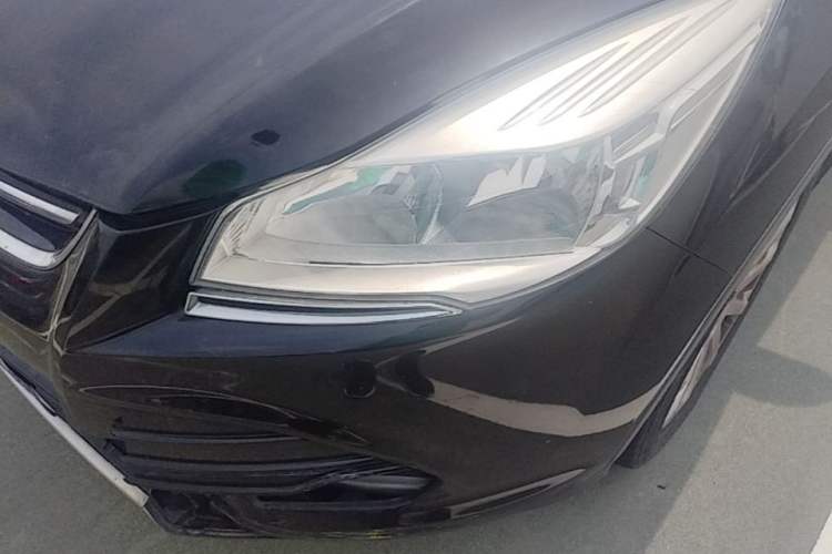Used Ford Kuga 2013 1.6L GTDi Two-Wheel-Drive Comfort Model Left Front Headlight