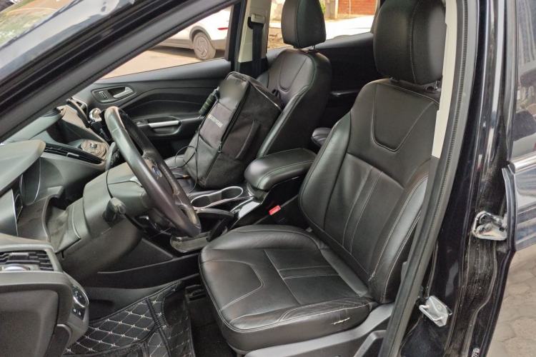Used Ford Kuga 2013 2.0L GTDi Four-Wheel-Drive Sport Model Left Front Seat
