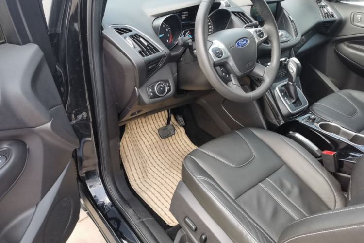 Used Ford Kuga 2013 2.0L GTDi Four-Wheel-Drive Sport Model Left Front Seat