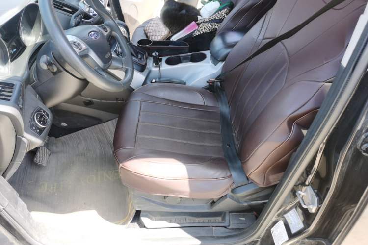 Used Ford Kuga 2013 1.6L GTDi Two-Wheel-Drive Comfort Model Left Front Seat