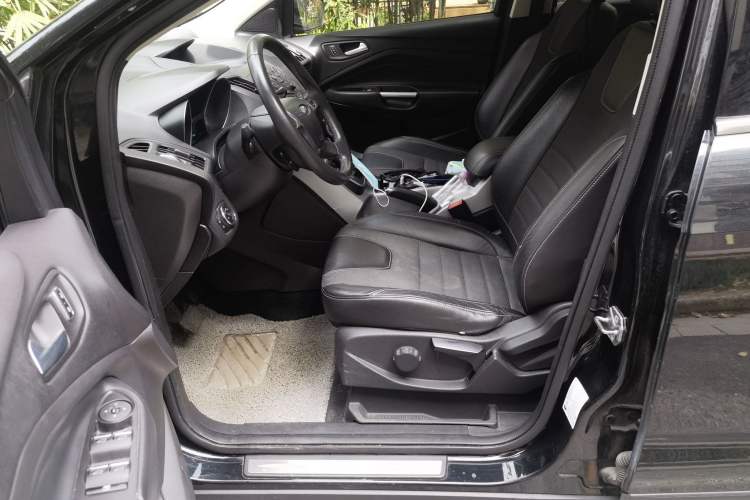 Used Ford Kuga 2013 1.6L GTDi Two-Wheel-Drive Trend Model Left Front Seat