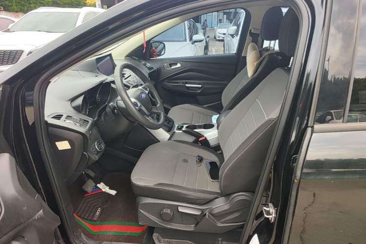 Used Ford Kuga 2013 1.6L GTDi Two-Wheel-Drive Comfort Model Left Front Seat