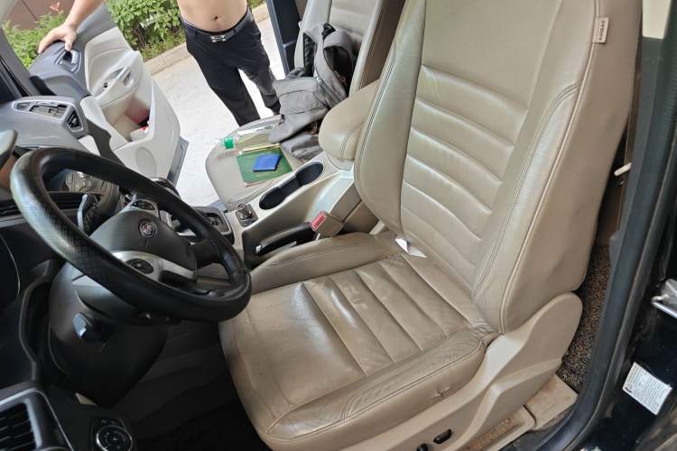 Used Ford Kuga 2013 2.0L GTDi Four-Wheel-Drive Elite Model Left Front Seat
