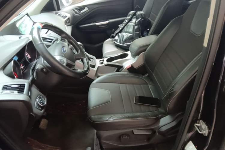Used Ford Kuga 2013 1.6L GTDi Two-Wheel-Drive Trend Model Left Front Seat