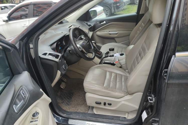 Used Ford Kuga 2013 2.0L GTDi Four-Wheel Drive Premium Model Left Front Seat