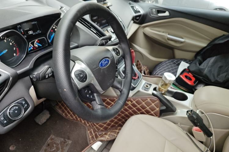 Used Ford Kuga 2013 2.0L GTDi Four-Wheel Drive Premium Model Left Front Seat