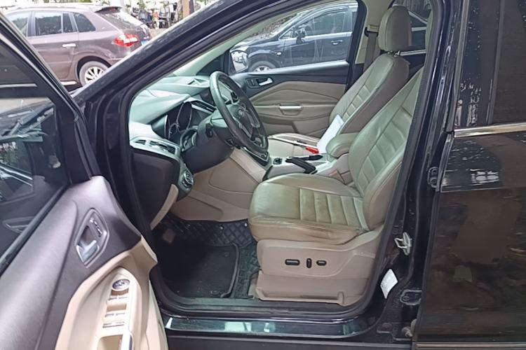 Used Ford Kuga 2013 2.0L GTDi Four-Wheel-Drive Elite Model Left Front Seat
