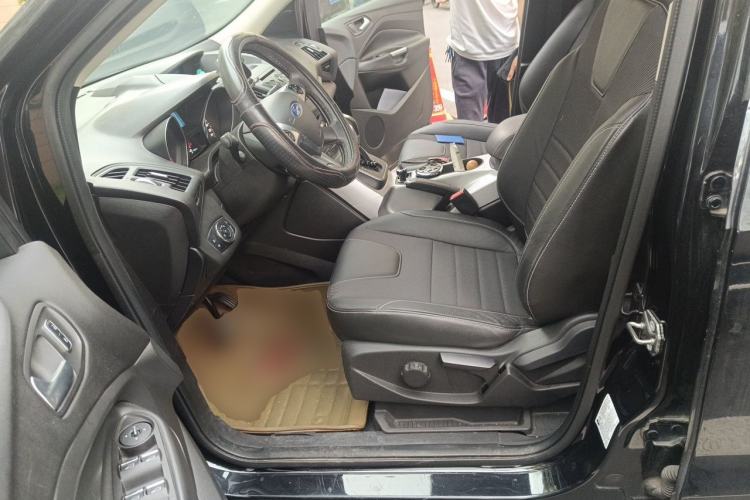 Used Ford Kuga 2013 1.6L GTDi Two-Wheel-Drive Trend Model Left Front Seat