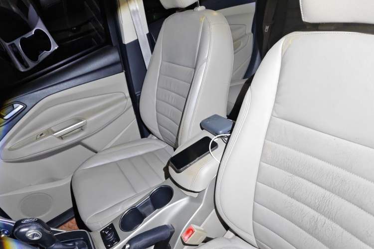 Used Ford Kuga 2013 2.0L GTDi Four-Wheel-Drive Elite Model Left Front Seat