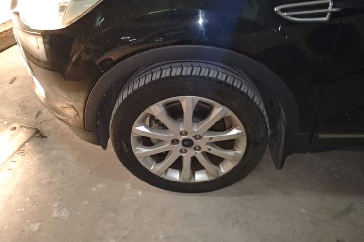 Used Ford Kuga 2013 1.6L GTDi 4x4 Elite Model Left Front Wheel Hub