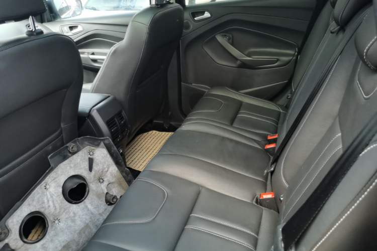 Used Ford Kuga 2013 2.0L GTDi Four-Wheel-Drive Sport Model Left Rear Seat