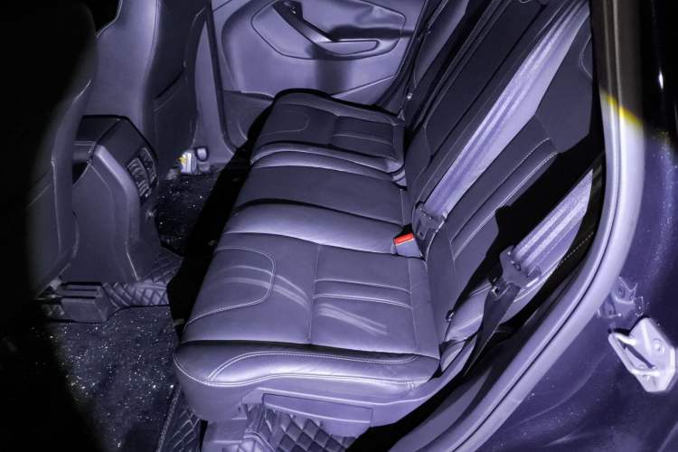 Used Ford Kuga 2013 2.0L GTDi Four-Wheel-Drive Sport Model Left Rear Seat