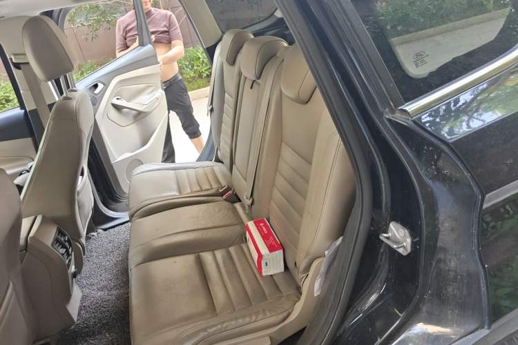 Used Ford Kuga 2013 2.0L GTDi Four-Wheel-Drive Elite Model Left Rear Seat