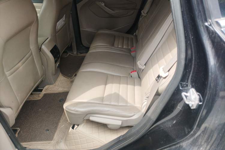 Used Ford Kuga 2013 2.0L GTDi Four-Wheel-Drive Elite Model Left Rear Seat
