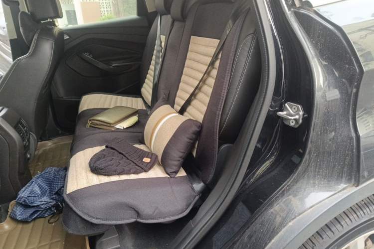 Used Ford Kuga 2013 1.6L GTDi Two-Wheel-Drive Trend Model Left Rear Seat