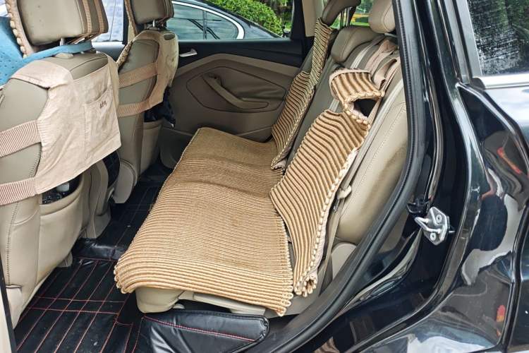 Used Ford Kuga 2013 2.0L GTDi Four-Wheel-Drive Elite Model Left Rear Seat