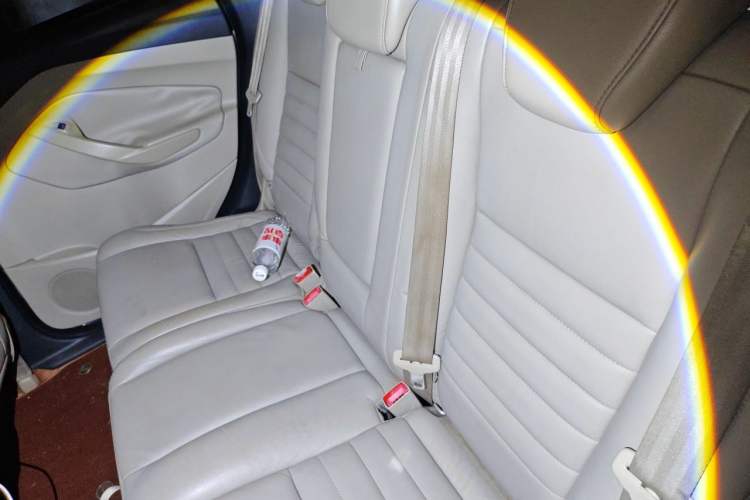 Used Ford Kuga 2013 2.0L GTDi Four-Wheel-Drive Elite Model Left Rear Seat